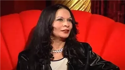 فيفي عبده ولوسي في مقدمة حضور عزاء سهير زكي بمسجد الشرطة
