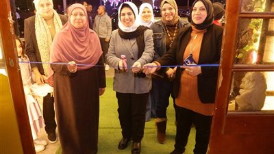 نائب محافظ دمياط تتفقد معرض 
