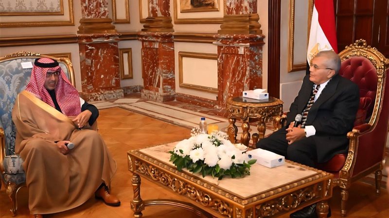 رئيس مجلس الشيوخ مع السفير السعودي