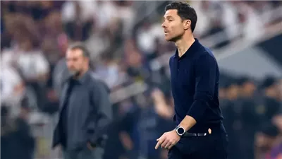 تشابي ألونسو يقترب من تدريب ليفربول خلفًا لسلوت الموسم المقبل