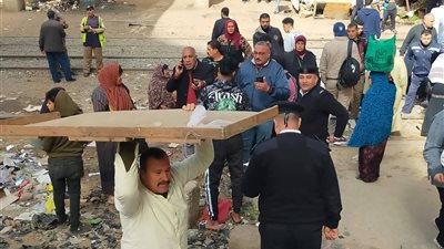 محافظ الدقهلية يتابع أعمال حملة إزالة الإشغالات بمدينة طلخا لتحقيق السيولة المرورية