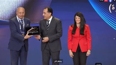 هندسة المنصورة تتصدر الكليات الحكومية وتحصد المركز الأول في جائزة مصر للتميز الحكومي