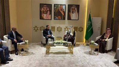 من قلب الرياض.. ماذا يبحث وزير الإسكان داخل أجنحة «إيفات 2026»؟
