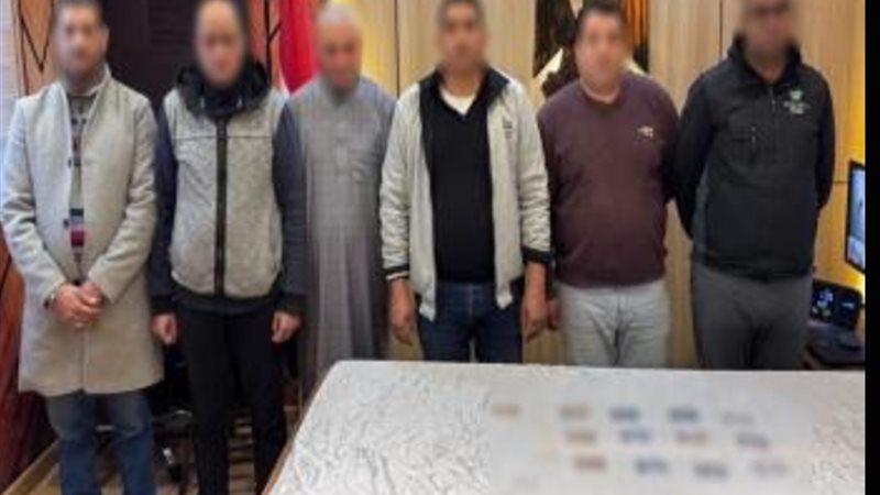 المتهمين 