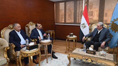 محافظ الغربية: التعاون مع هيئة الشراء الموحد يعزز توافر الأدوية بالمستشفيات