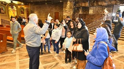 استقبال وفود سياحية عبر الرحلات الجوية المنتظمة لزيارة المعالم الدينية والتاريخية بأسيوط 