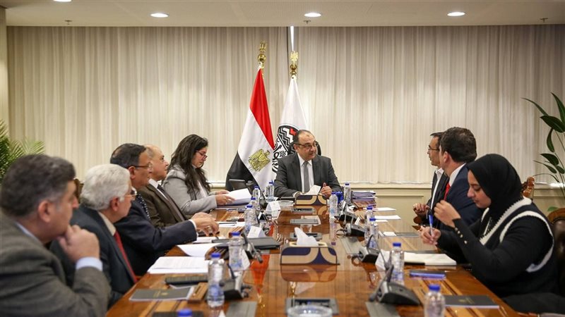 تطوير صناعة الغزل والنسيج 
