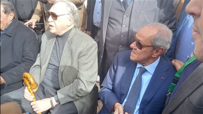 منير فخري عبد النور ومحمود أباظة يصلان حزب الوفد للإدلاء بأصواتهما| صور