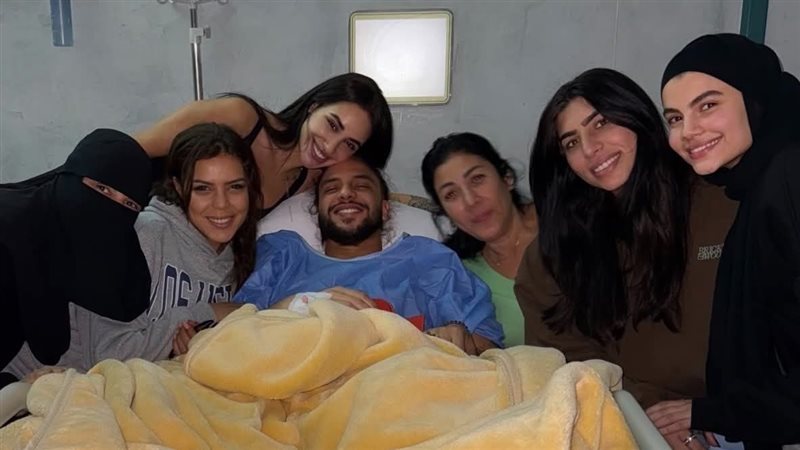 آية سماحة وزوجها وناهد السباعي