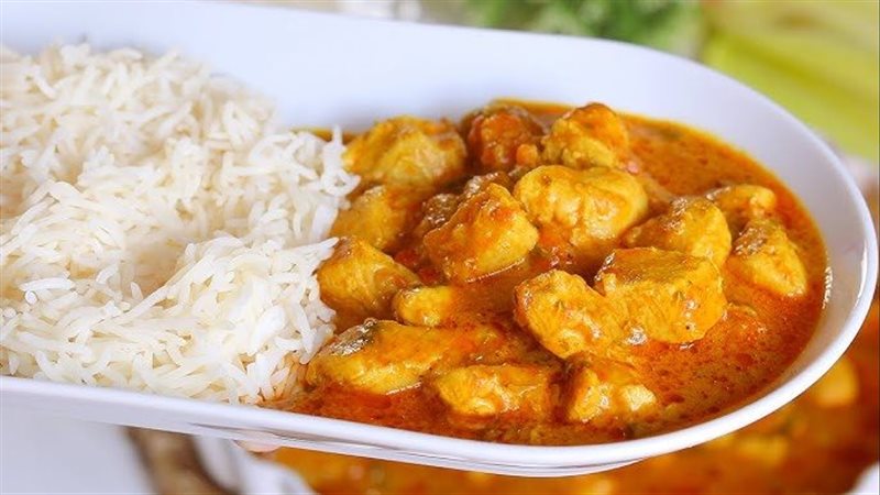الفراخ بالكاري بصوص الزبادي والليمون
