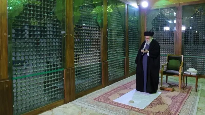 المرشد الإيراني