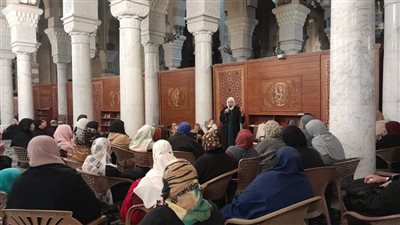 واعظات الأوقاف يقدمن درسًا حول الصيام بمسجد السيدة زينب رضي الله عنها