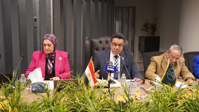 خلال الندوة 