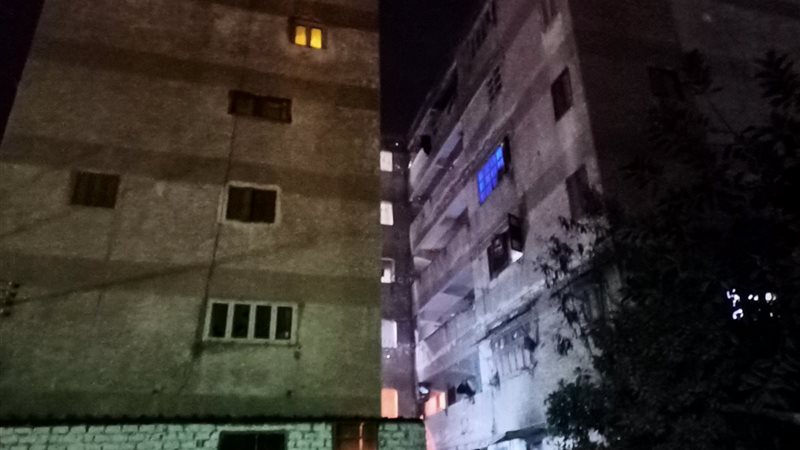صورة من أمام منزل المسن