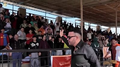 «بنحبك يا حسين»… محمد إمام يشعل الأجواء في كواليس «الكينج» (فيديو)