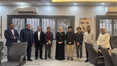 شيخ الأزهر يقدِّم دعمًا إنسانيًّا وماديًّا لأسرة الطالب الإندونيسي 