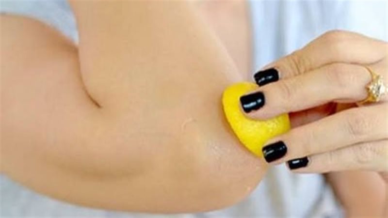 طرق التخلص من اسمرار الكوع 