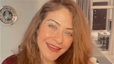 «خليكي مبسوطة وواثقة في نفسك».. هيدي كرم توجه نصائح للسيدات في العلاقات