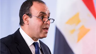 التنمية والعلاقات الثنائية أبرز الملفات.. وزير الخارجية يلتقي نظيره الدنماركي