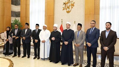 وزير الأوقاف يلتقي وفدًا من الأئمة بالمعاهد والجامعات الإسلامية بإندونيسيا