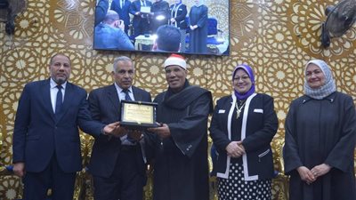  نائب رئيس جامعة الأزهر: الأسرة خط الدفاع عن المجتمع لمواجهة تحديات العصر