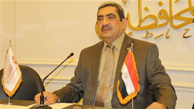 عماد الشريف يتقدم بأوراق ترشحه لرئاسة حزب المحافظين