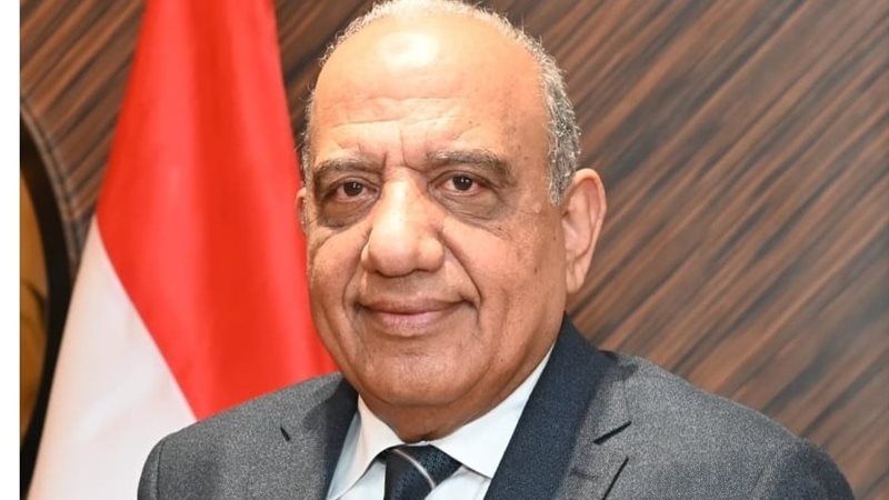  الدكتور مهندس محمود عصمت وزير الكهرباء