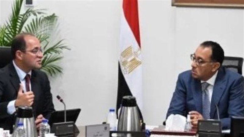 رئيس الوزراء ووزير المالية 