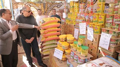 استكمالًا لمعارض «أهلاً رمضان».. محافظ المنيا يفتتح منفذًا للسلع الغذائية بأسعار مخفضة