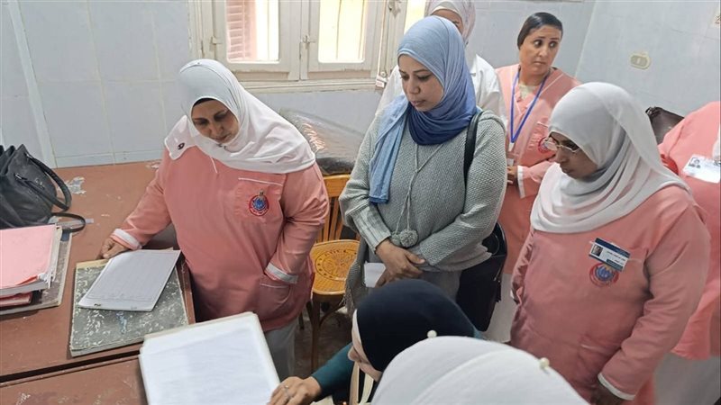 قوافل علاجية للطفولة والأمومة بالأقصر 