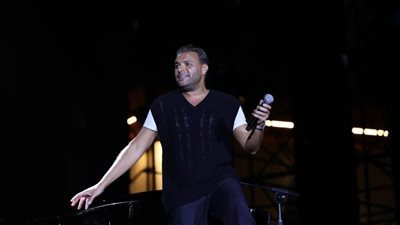 رامي صبري يوضح سبب تراجعه عن غناء تتر وننسى اللي كان: «عدم اتفاق وليس خلاف»