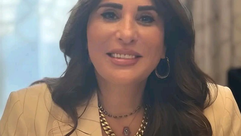 وزيرة الاسكان 