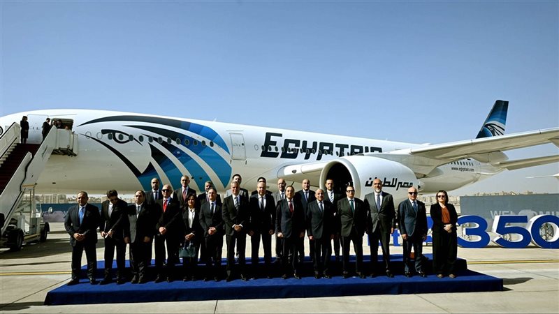 الدكتور مصطفى مدبولي بميناء القاهرة الجوي 