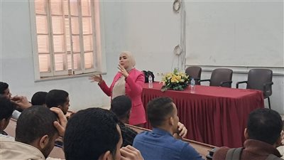 ندوة توعوية حول مخاطر المراهنات والألعاب الإلكترونية بهندسة قنا
