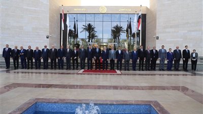 رئيس مجلس القضاء الأعلى ووفد رفيع المستوى من القضاة يقدمون التهنئة لوزير العدل 