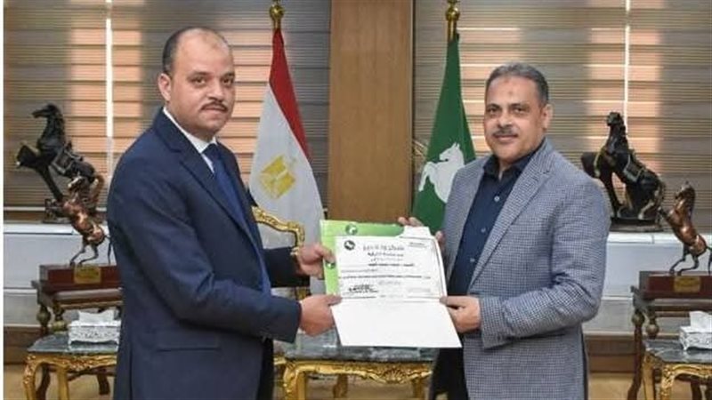 تكريم السكرتير العام المساعد لمحافظة الشرقية 