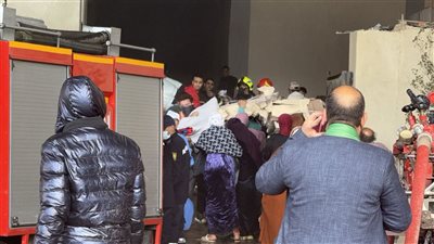 السيطرة على حريق مصنع ملابس بأكتوبر.. والنيابة تنتدب المعمل الجنائي 