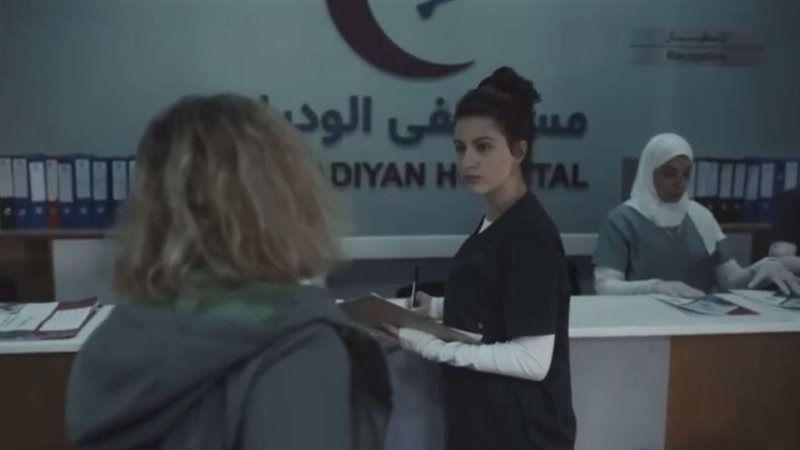 كيرا يغنم
