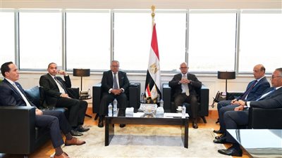 وزير الاستثمار يبحث التكامل والربط الإلكتروني مع الرقابة المالية والبورصة