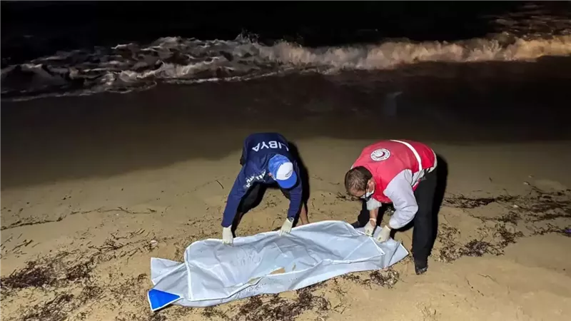 جثة مهاجر من شاطئ ليبي