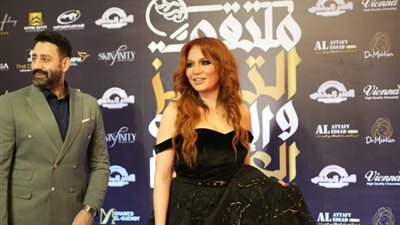 ماذا قالت الفنانة مي كساب لمطربة 