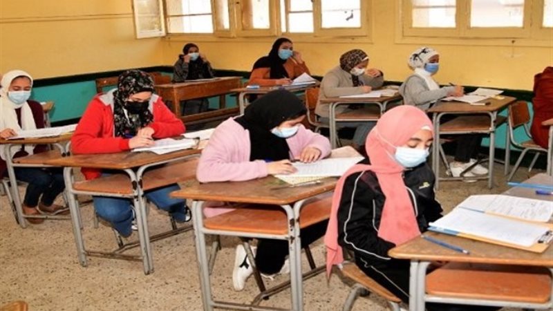 طلاب الشهادة الإعدادية