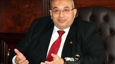 خبراء يطالبون بإعفاء المصانع من الضريبة العقارية بشكل نهائي