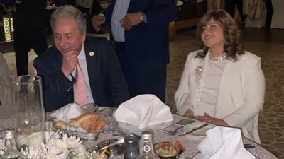 بعد كتب كتابه بساعات، عمر عبدالعزيز يكشف تفاصيل عن زوجته