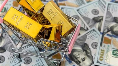 انخفاض حاد في سعر الدولار والذهب، ضربة جديدة للسوق السوداء