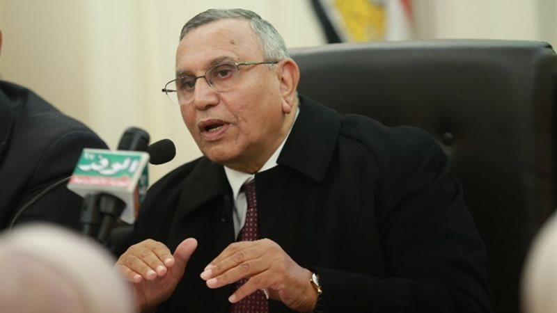 الدكتور عبد السند يمامة