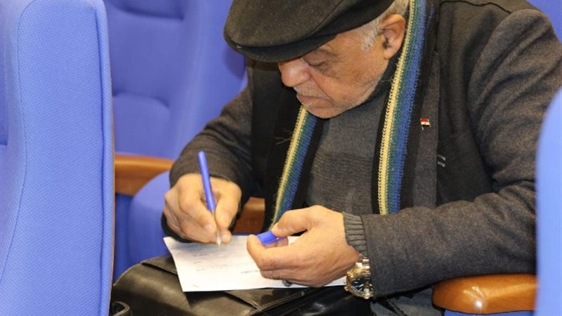 خلال تقديم برامج العباقرة