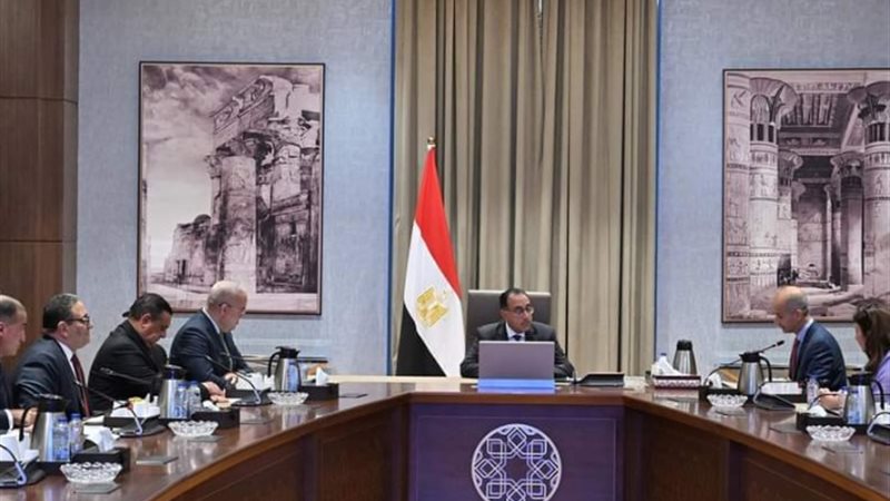 رئيس الوزراء يلتقي وفد برنامج الأمم المتحدة