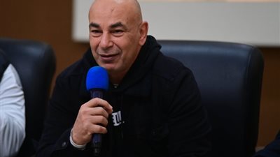 حسام حسن يصل مؤتمر تقديم جهاز منتخب مصر الجديد