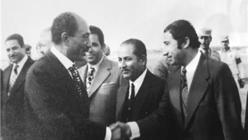 عبدالمنعم عمارة مع السادات